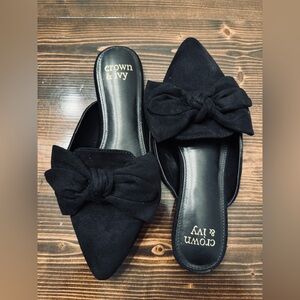 Crown & Ivy Women's Elise Elegant Black Bow Faux Suede Mules NWOT Size 6.5